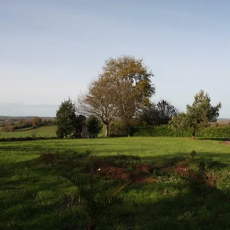 ゲストハウス Aux Charmes D'antan La Pommeraie-sur-Sèvre
